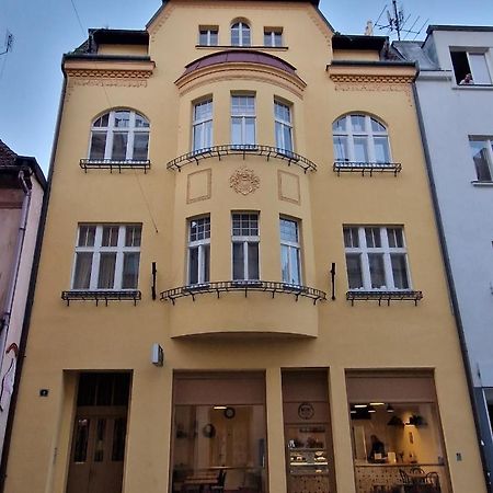 Apartmany Na Trojce Жатец Экстерьер фото